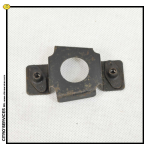 DS/ID Centering peg for rear fender: black trapezoidal bracket ->12/70